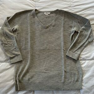 Vineyard Vines Women’s V Neck Sweater